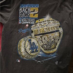 Los Angeles Dodgers Back-to-Back Champions T-Shirt - Black